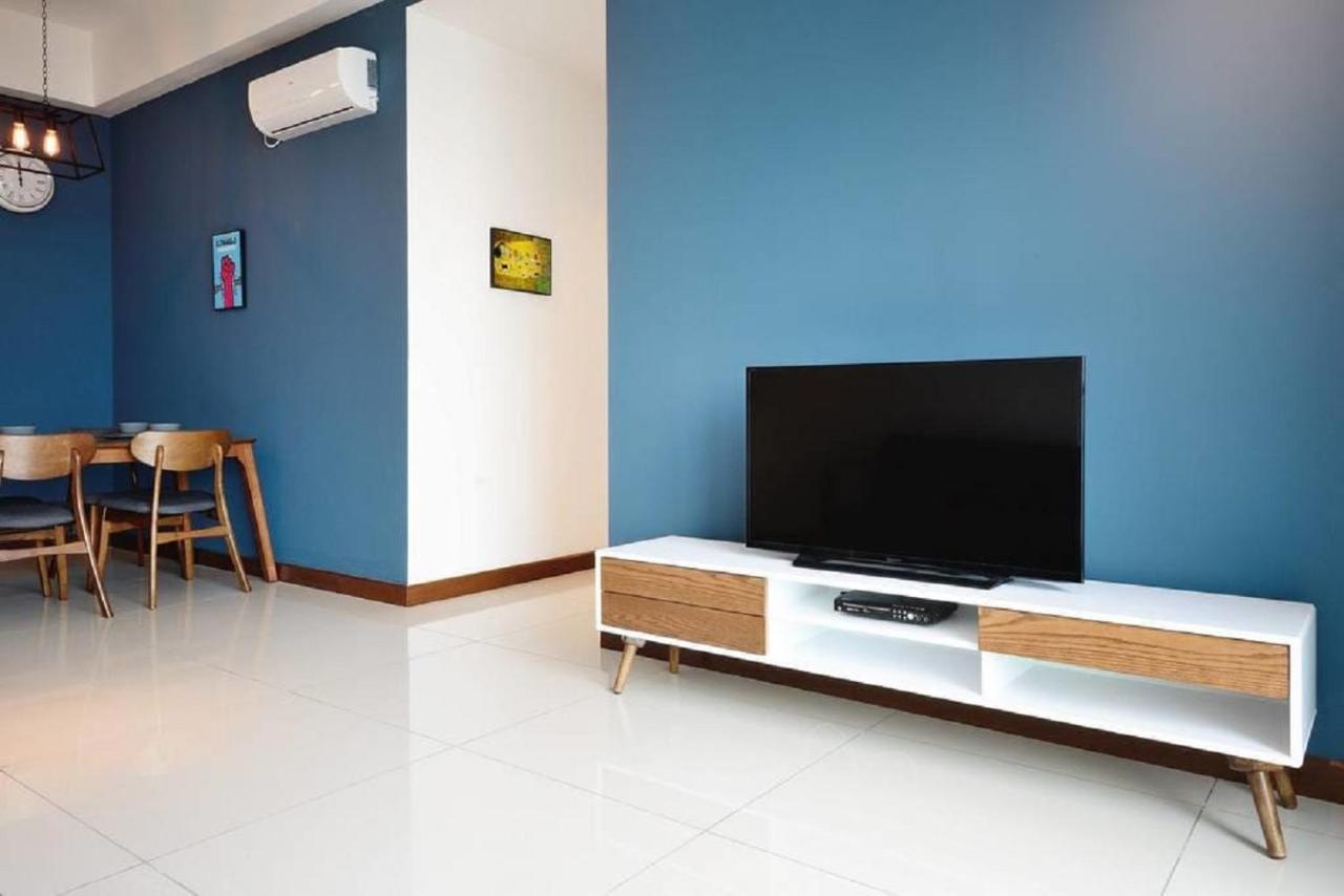 Experience The Coast - Hostahome Suites At Paragon Residence Near Downtown Johor Bahru Extérieur photo